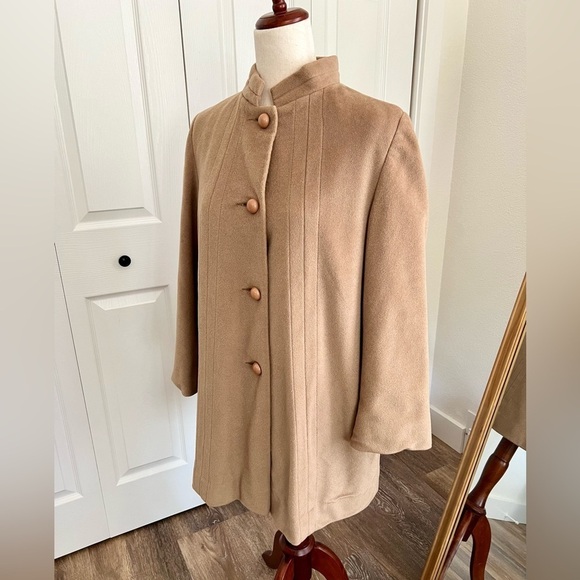 Vintage Jackets & Blazers - Vintage late 60’s-70s union made Nehru style camel/beige button up coat. size 12